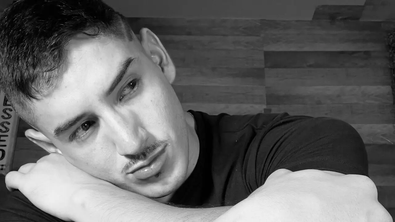 AndrewPill Amateur Masturbating