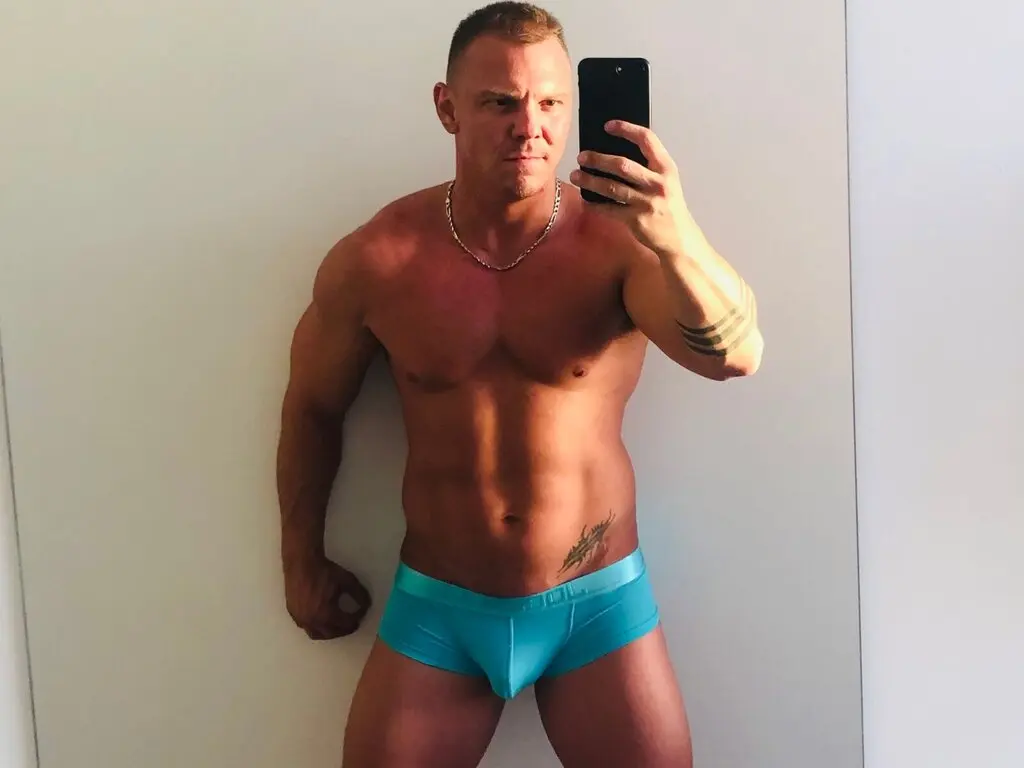 DaryusGabor Amateur Masturbating
