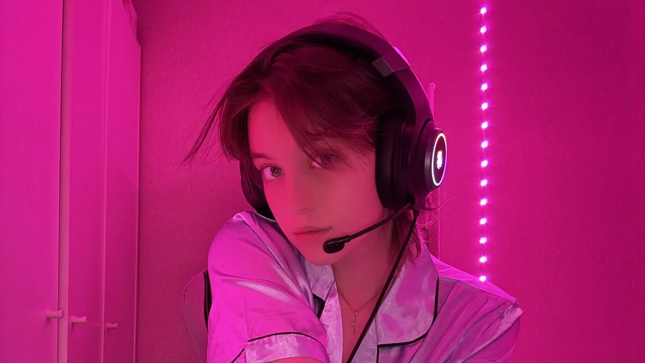 ElgaFarewell Amateur Masturbating