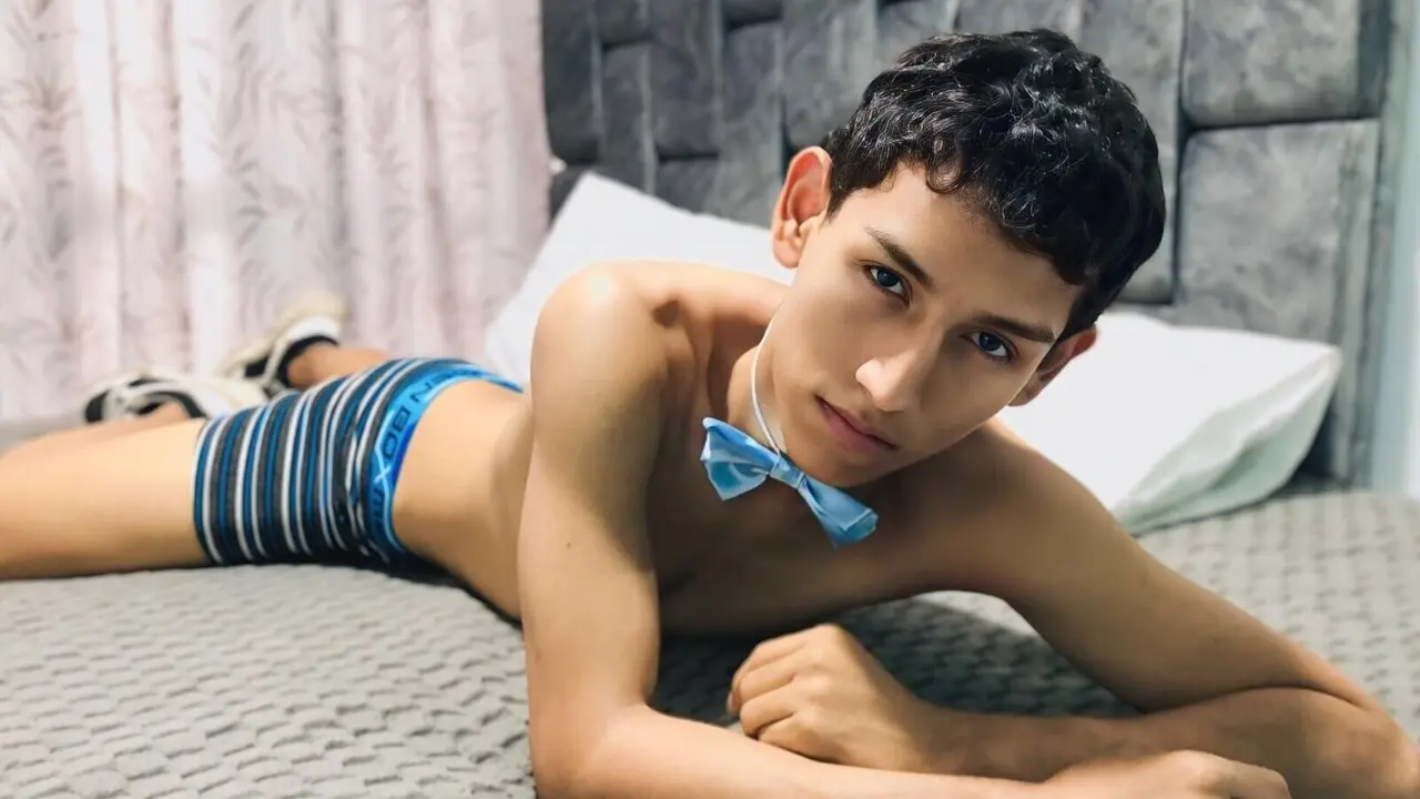 FelipeGonzales Amateur Masturbating