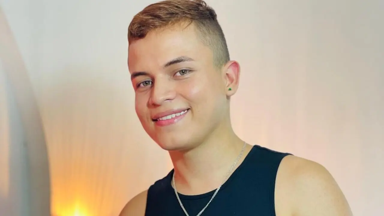 LeonAdams Amateur Masturbating