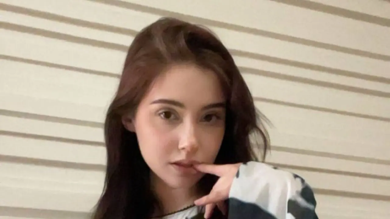 LinetteEcton Amateur Masturbating