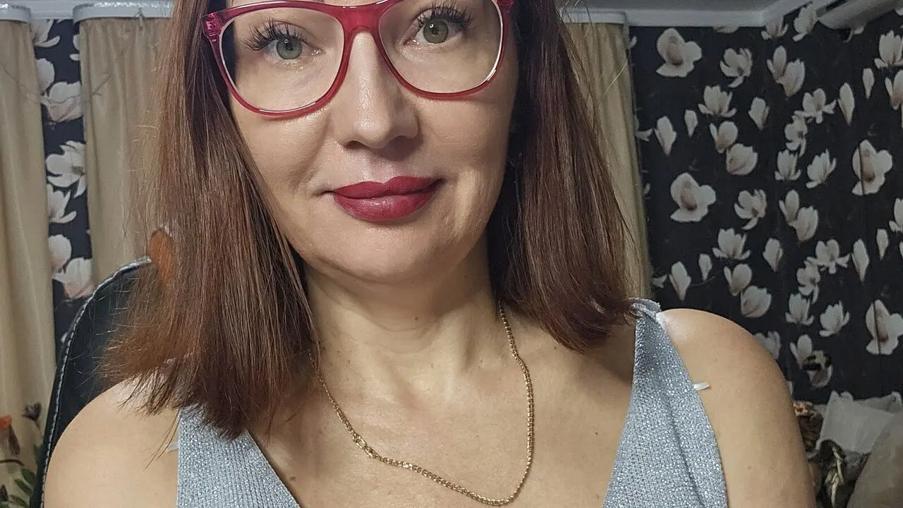 LybavaGold Amateur Masturbating