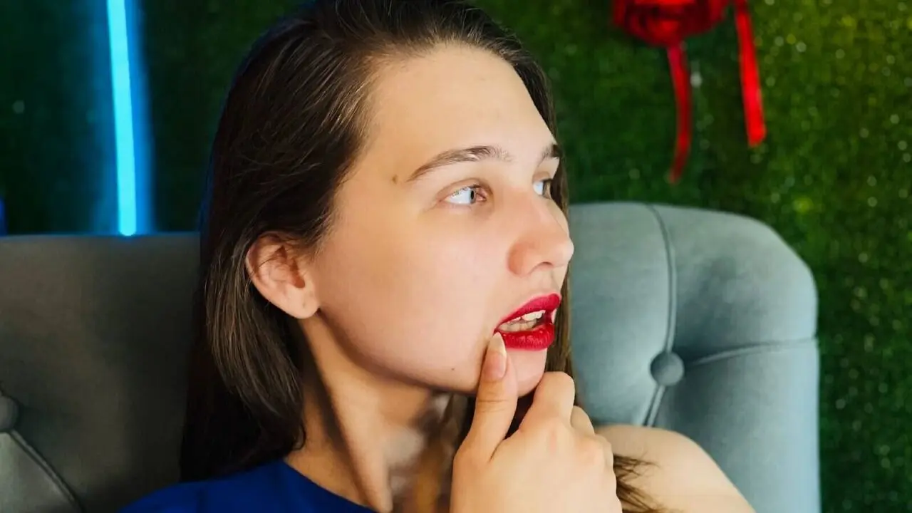 TessaMills Amateur Masturbating