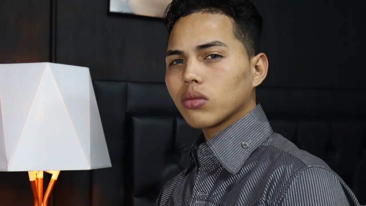 TonyVersace Amateur Masturbating